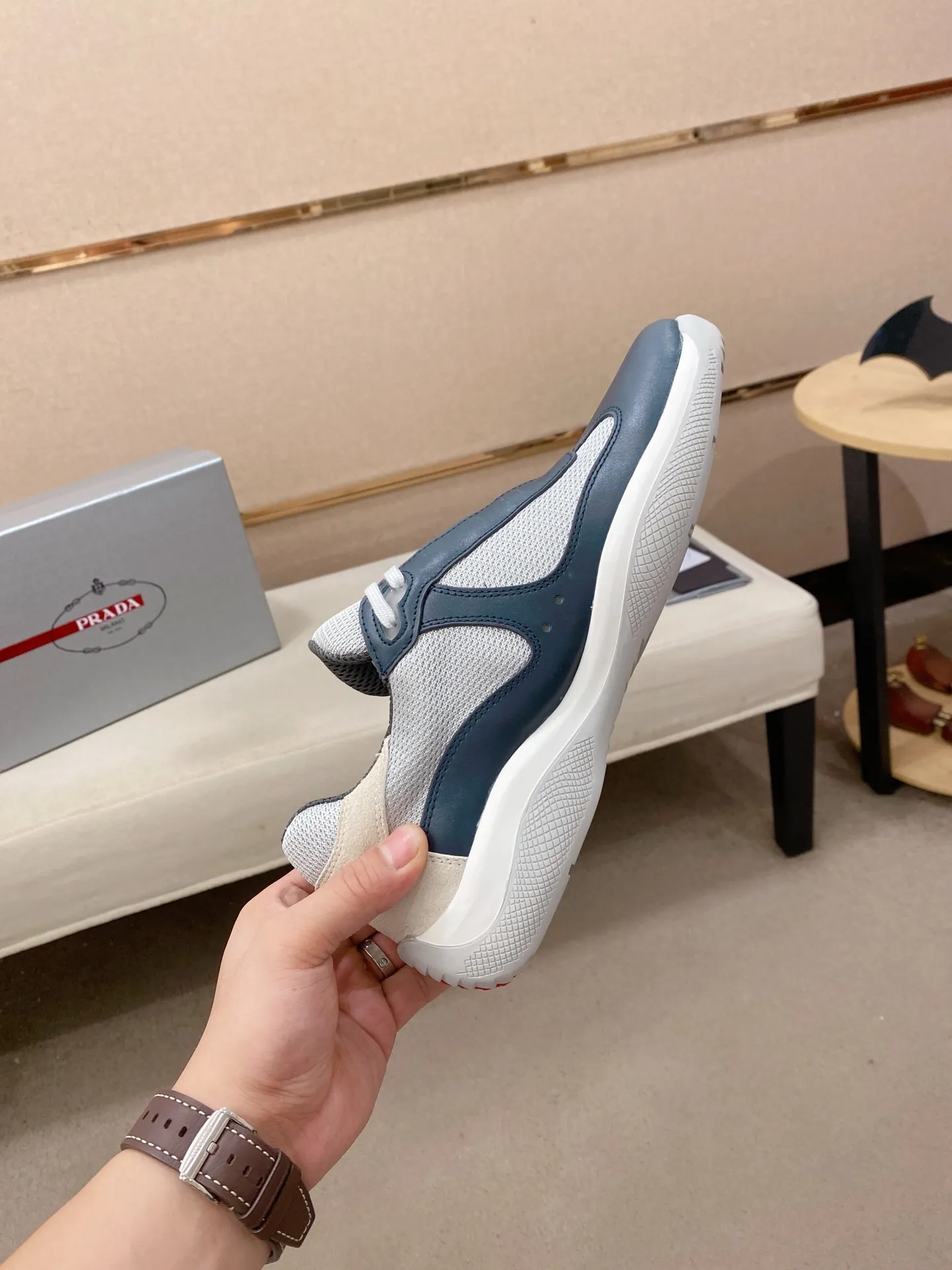 Men's shoes 💰 580💰 ✔️✔️✔️High version High-quality new PRADA (Prada) counters are launched simultaneously, new men's shoes, 😘fabrics are selected from first-layer cowhide fabrics. Lining: Imported cowhide leather lining. 👍🏿High-end☄️Open-molded non-slip rubber outsole, exquisite lines, simple and elegant, comfortable and high-end for leisure travel. Code number: 38 to 45